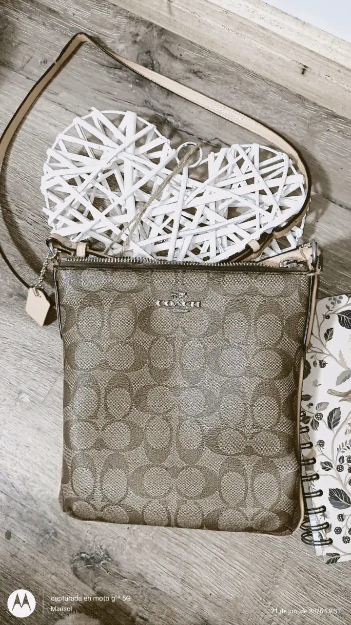 Cartera Coach beige con logo - 8