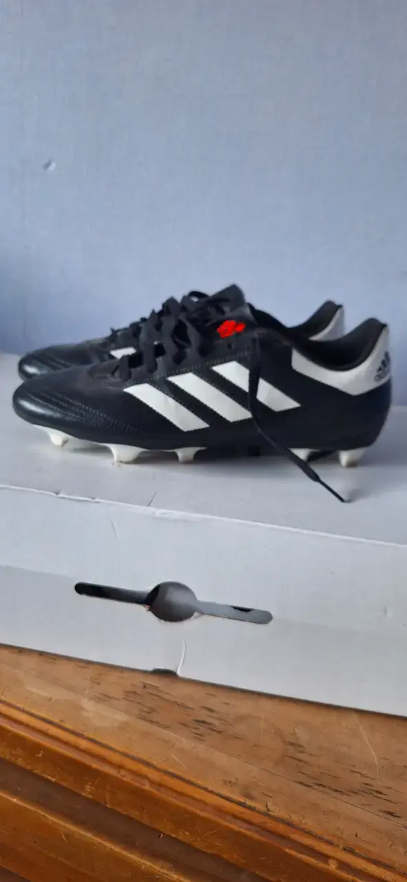 Chuteadores Adidas negros - 2