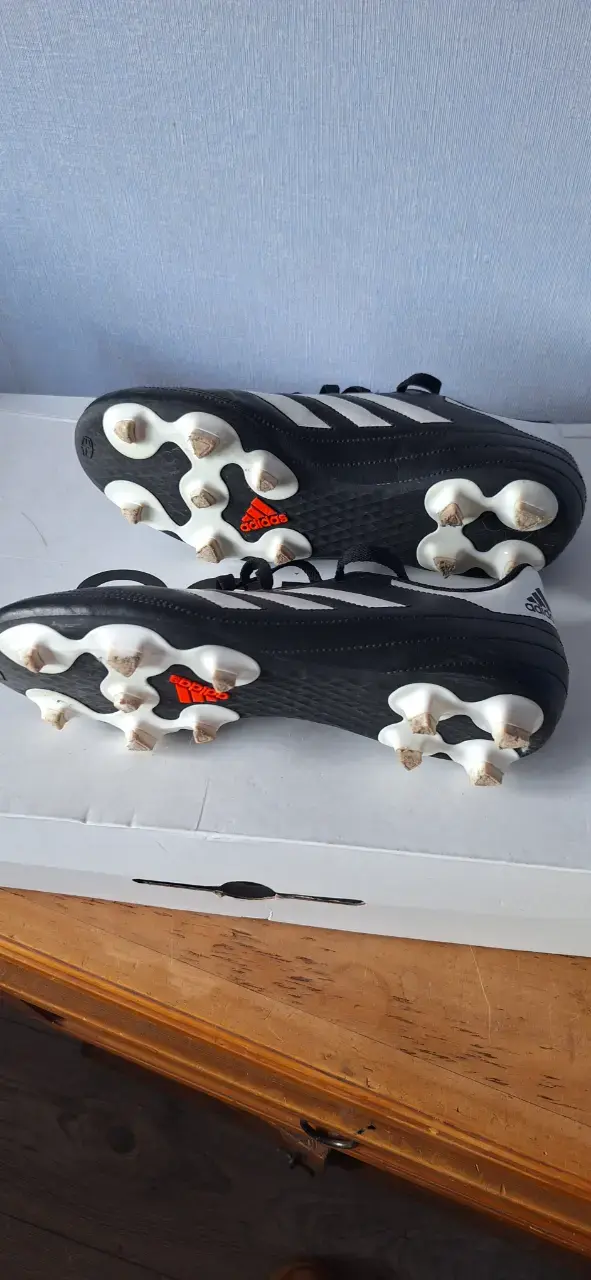 Chuteadores Adidas negros - 3