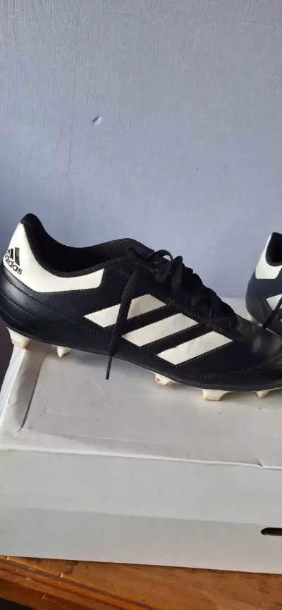 Chuteadores Adidas negros - miniatura 5