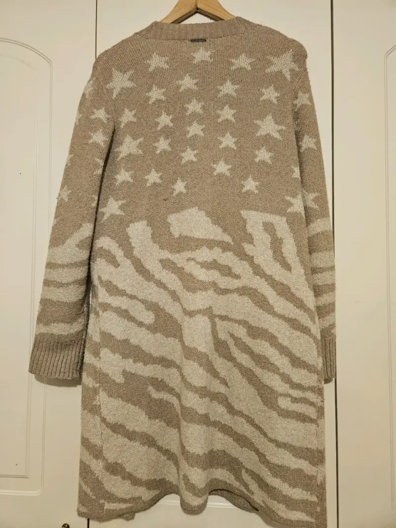 Cardigan beige con estrellas y rayas - 3