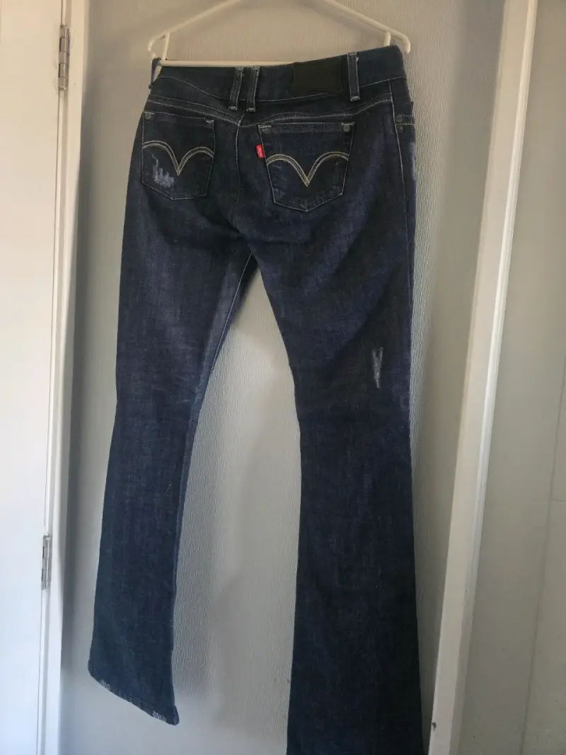 Jeans marca Levi's acampanados azul oscuro - 2