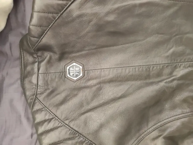 Chaqueta de cuero negro - 5