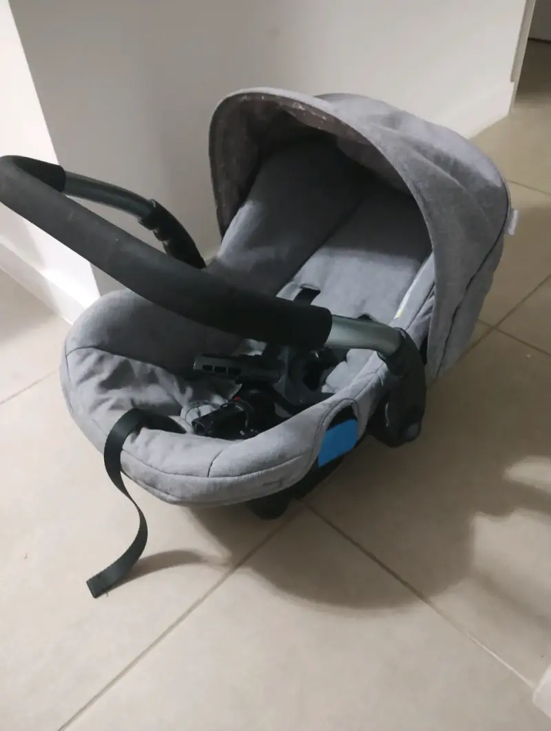 Silla para auto de bebé gris - 1