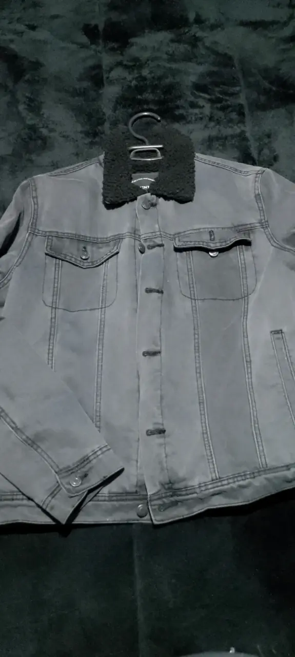 Chaqueta de mezclilla gris