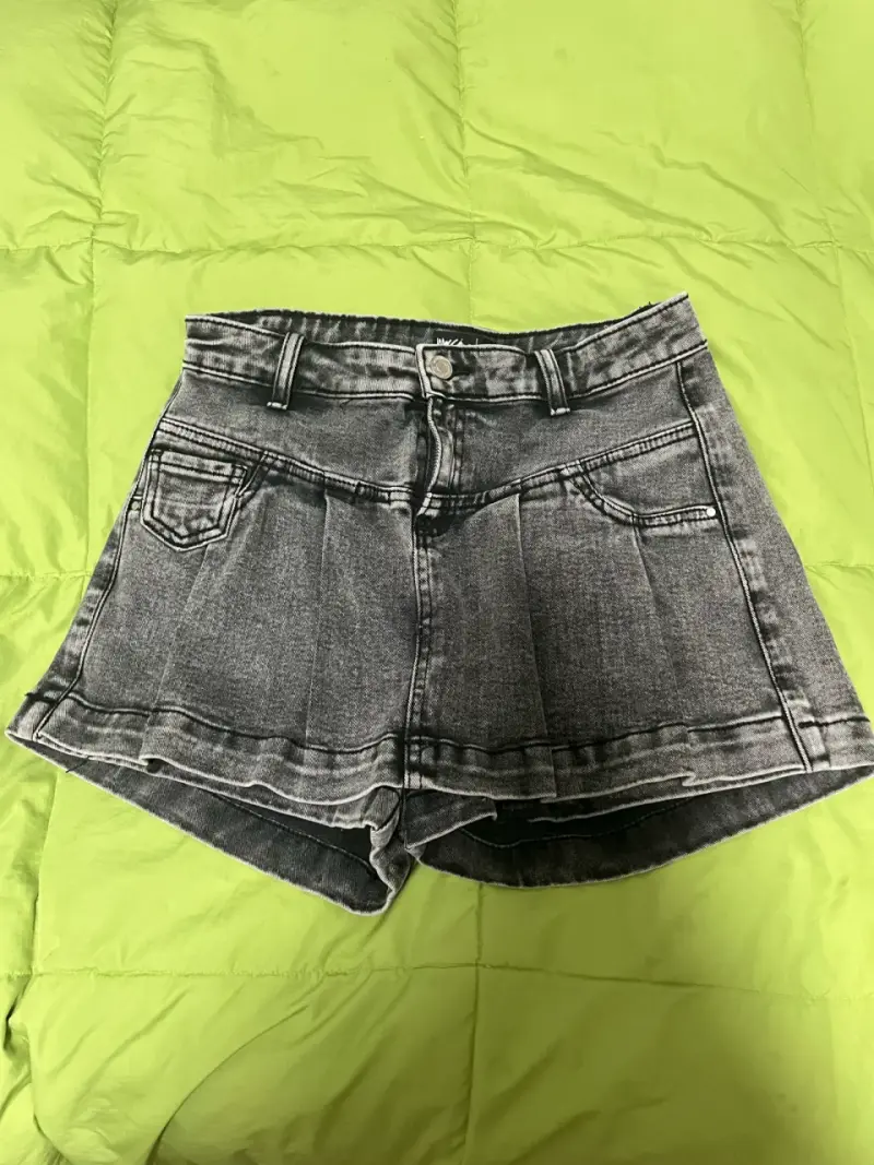 falda short de mezclilla gris oscuro - 1