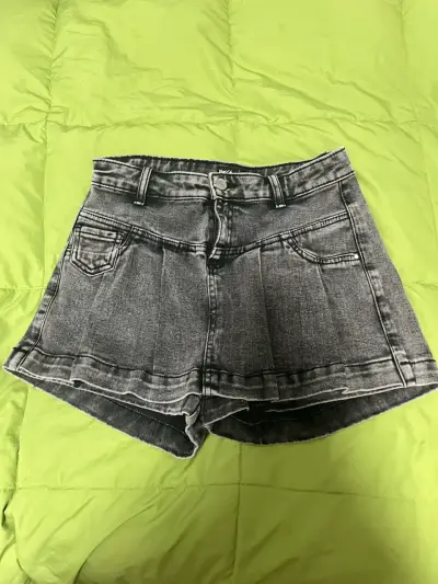 falda short de mezclilla gris oscuro - miniatura 1