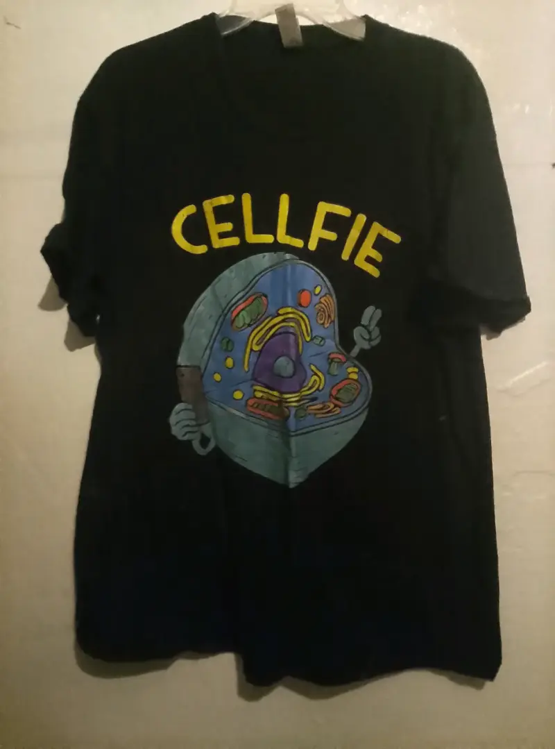 Polera negra con estampado 'Cellfie' - 1