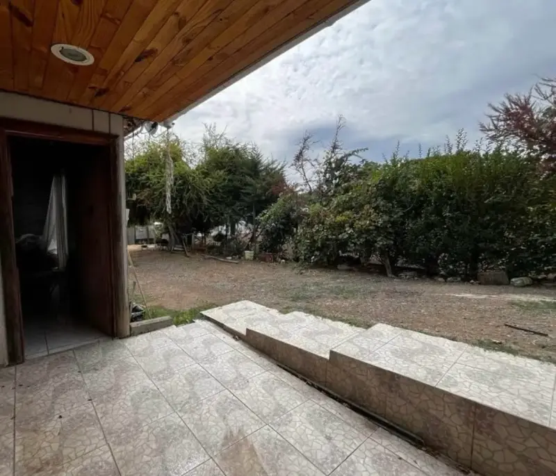 Terreno con casa para remodelar - 2