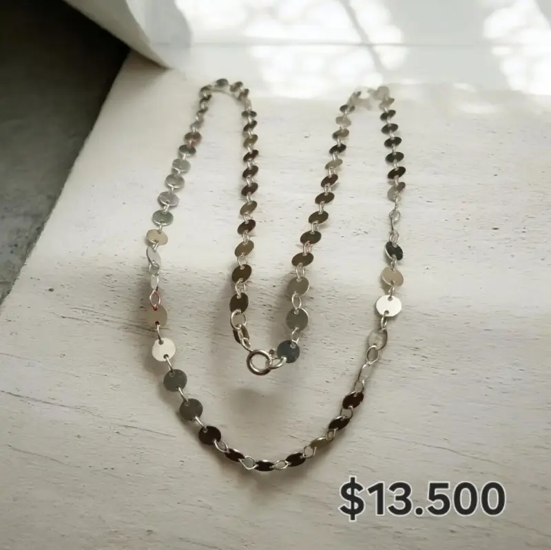 Collar de plata elegante