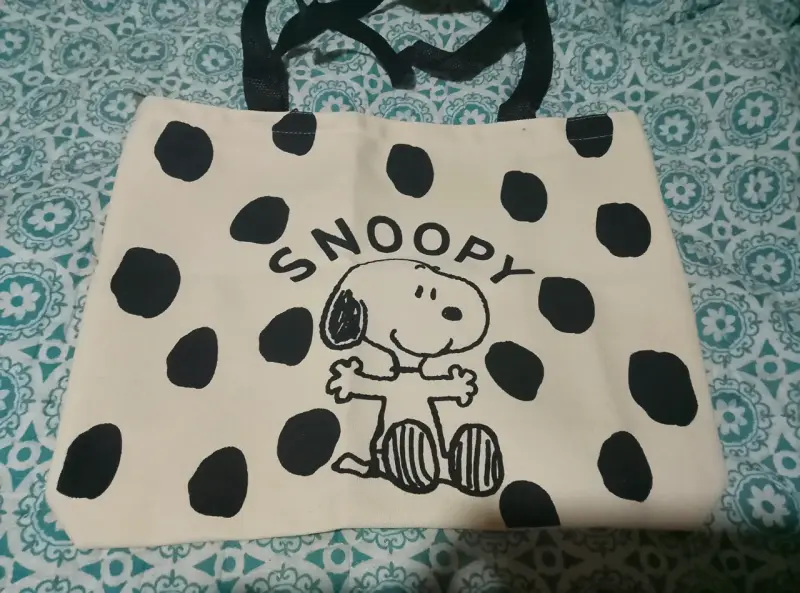 Bolso Snoopy beige con puntos