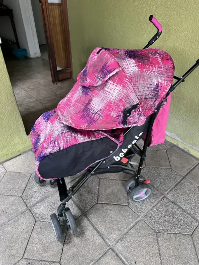 Coche de bebé rosa compacto - miniatura 2