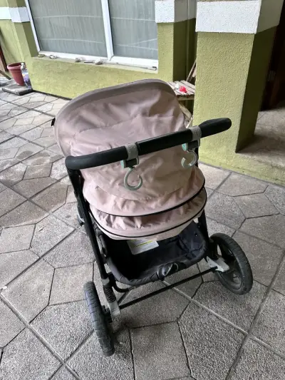 Coche de bebé con acolchado rosa - miniatura 2