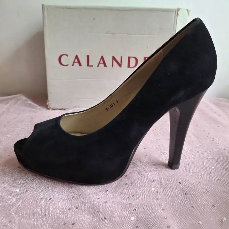 Tacones negros elegantes - 2