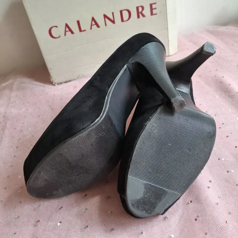 Tacones negros elegantes - 5