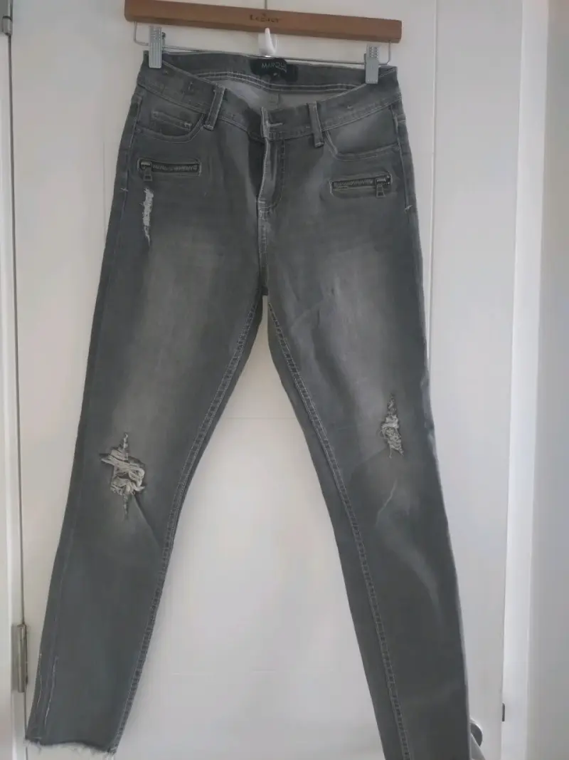 Jeans grises rasgados - 1