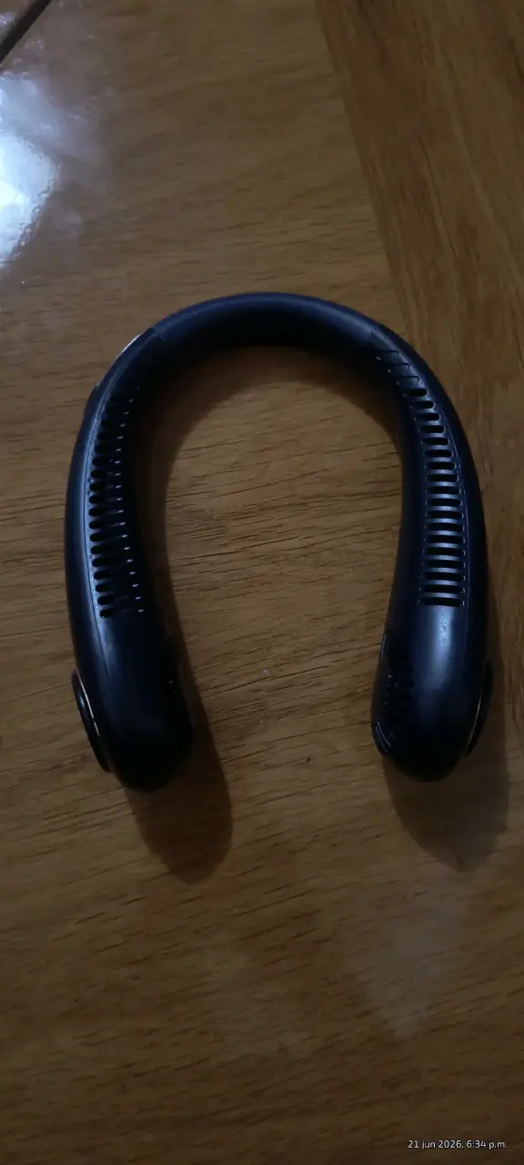Ventilador portátil de cuello negro