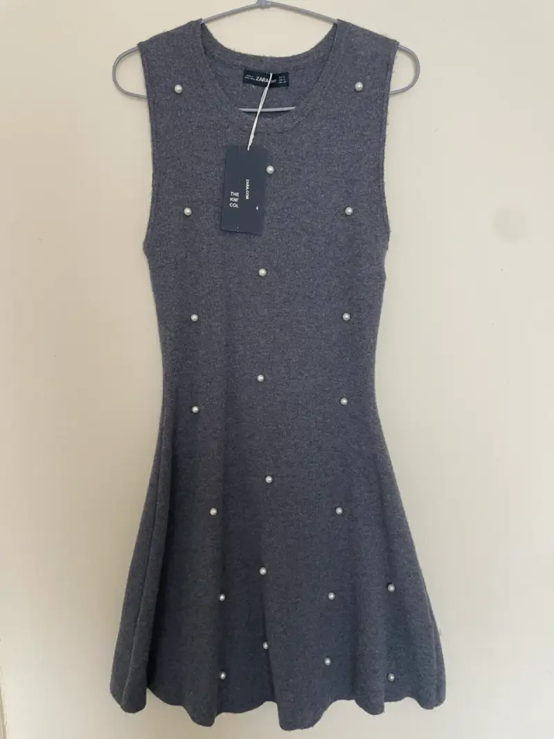 Vestido gris con perlas Zara - 1