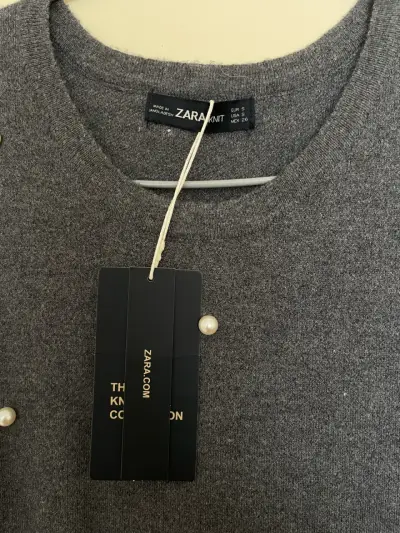 Vestido gris con perlas Zara - miniatura 2