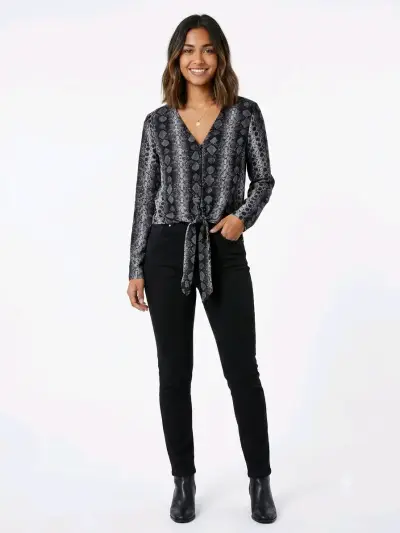 Blusa negra estampado reptil - miniatura 2