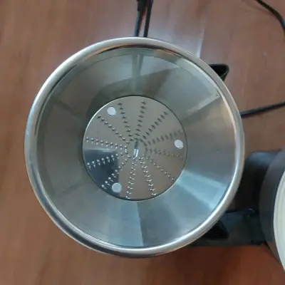 Extractor saca jugos Thomas - miniatura 3