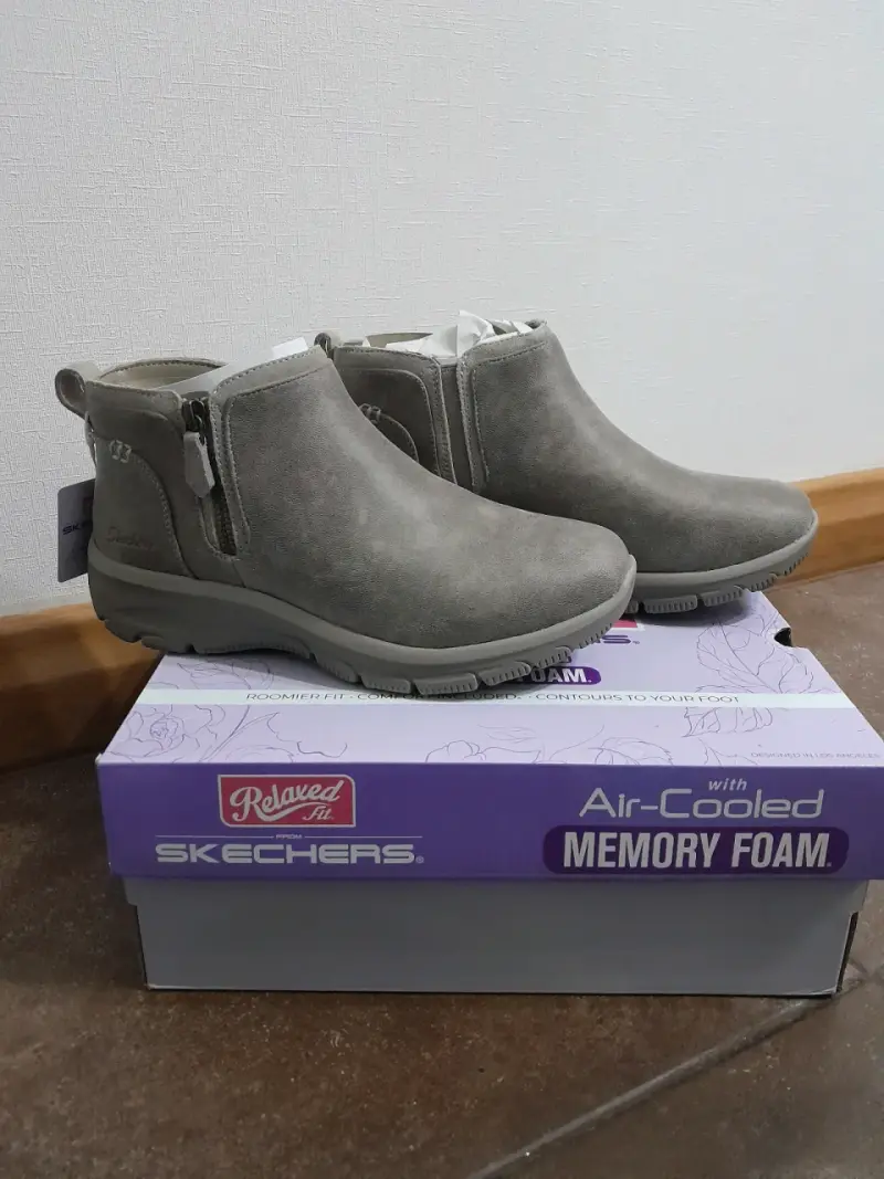 Botines Skechers gris con memory foam - 2
