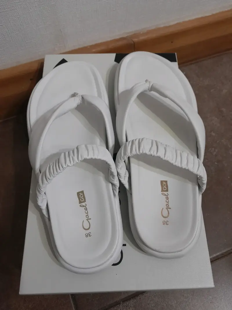 Sandalias blancas con plataforma - 1