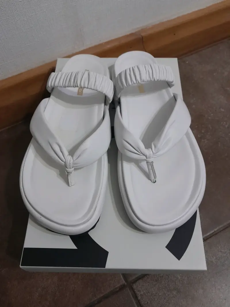 Sandalias blancas con plataforma - 3