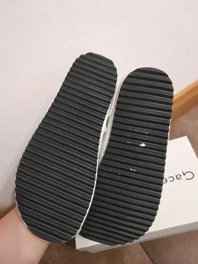 Sandalias blancas con plataforma - miniatura 5