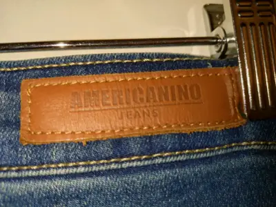Jeans azul con banda lateral - miniatura 3