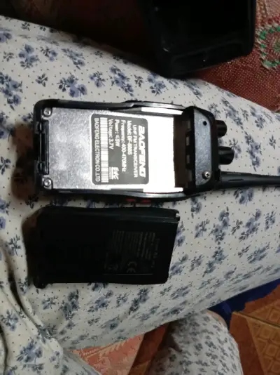 Radio Baofeng portátil - miniatura 3