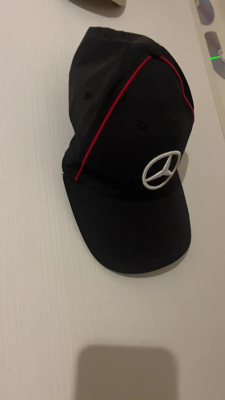 Gorra negra mercedes - 4