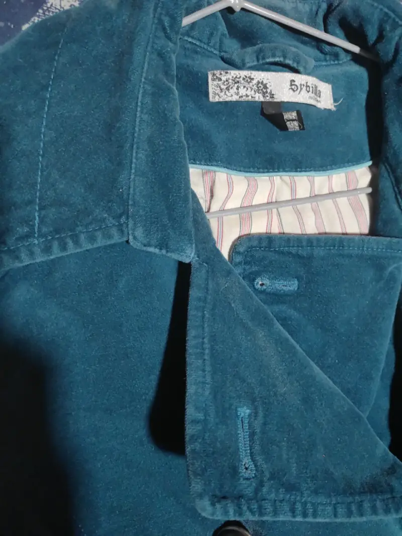 Chaqueta azul con forro a rayas - 1