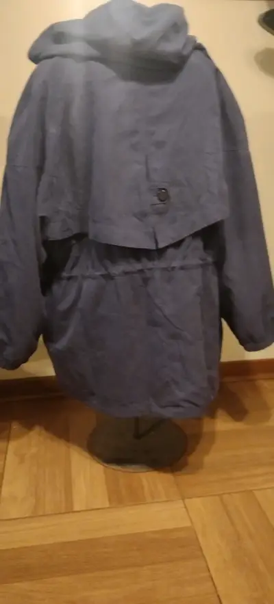 Anorak azul con capucha - miniatura 2