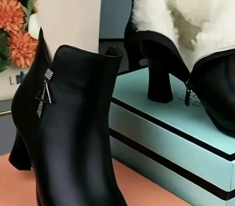 Botines negros con tacón - 1