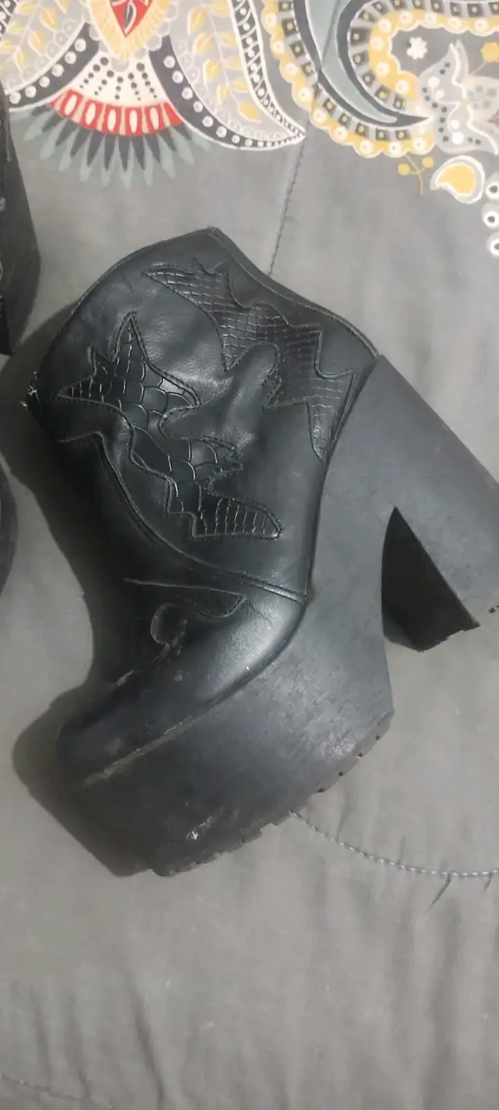 Botas negras con taco plataforma - 2