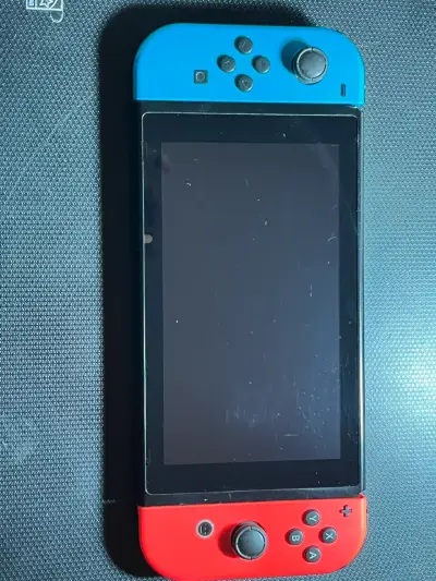 Nintendo Switch V2 usada en excelente estado - miniatura 2