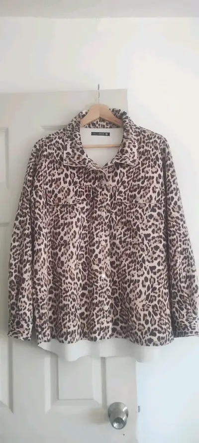Chaqueta animalprint para mujer - miniatura 1