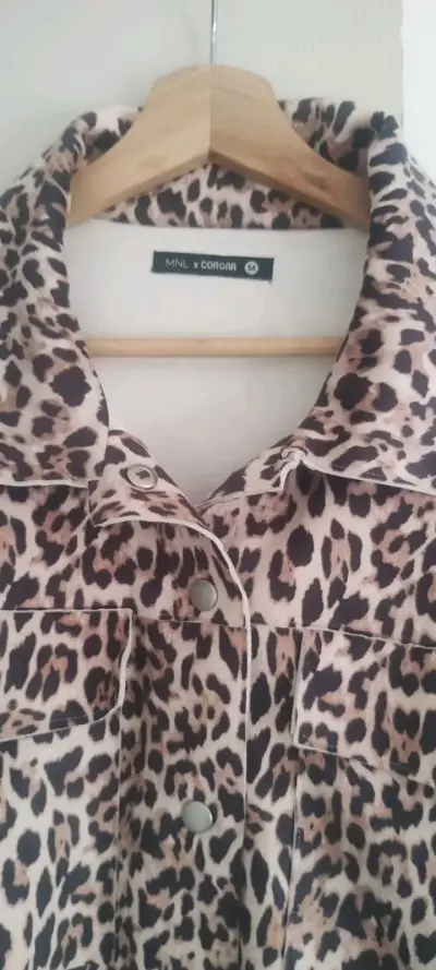 Chaqueta animalprint para mujer - miniatura 3