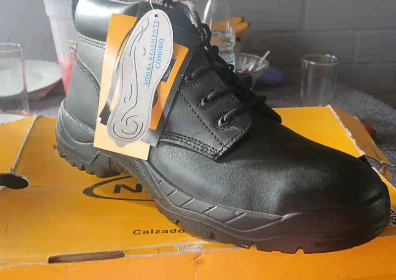 Botas de seguridad negras cómodas - 1