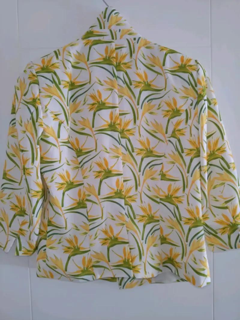 Chaqueta estampada floral blanca - 2