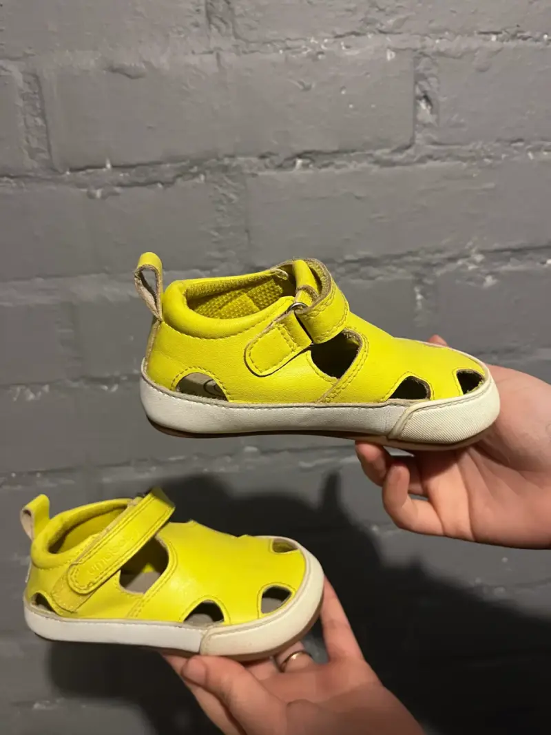 Zapatillas amarillas de bebé - 2