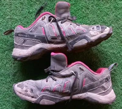 Zapatillas deportivas gris y rosado - miniatura 1