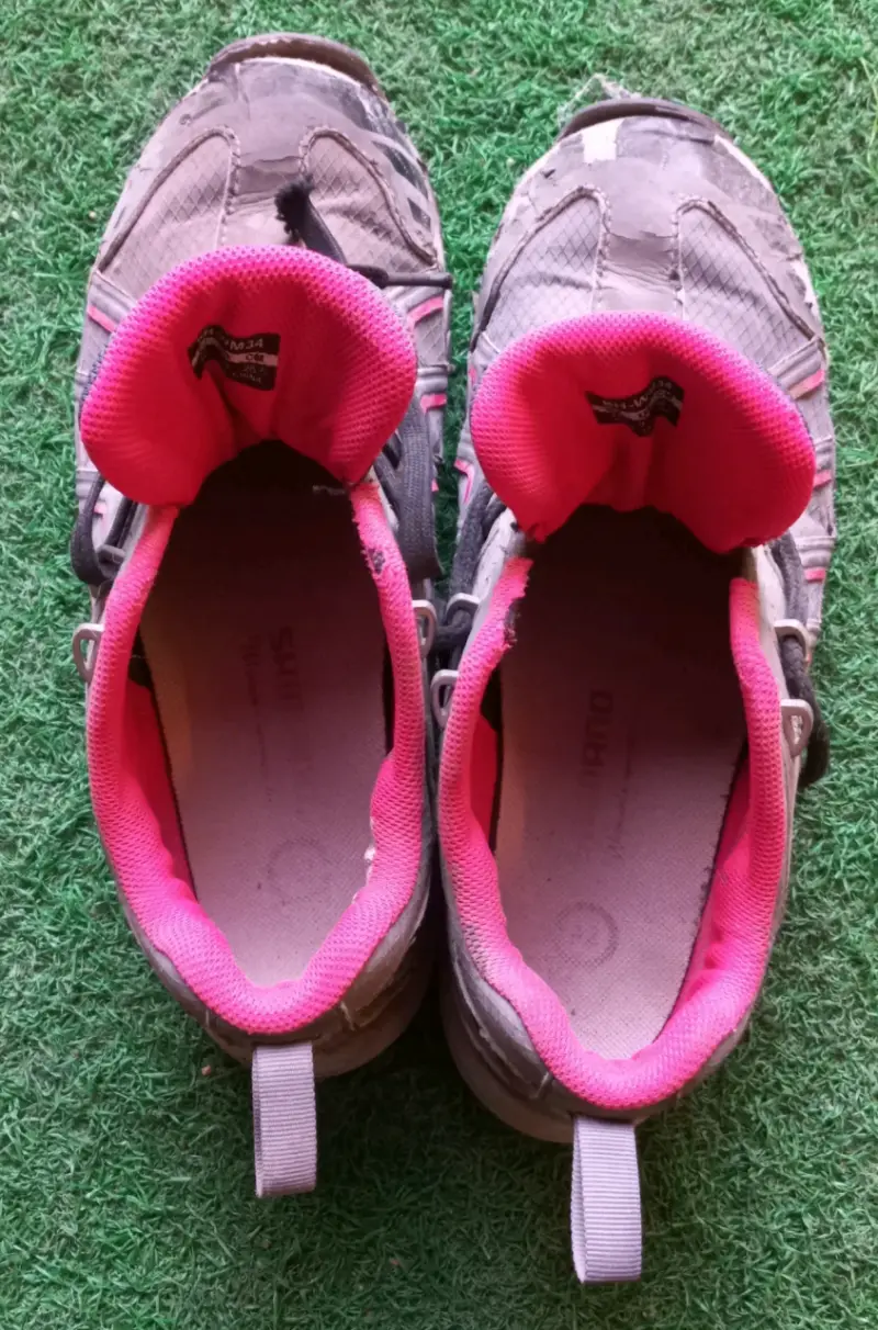 Zapatillas deportivas gris y rosado - 3