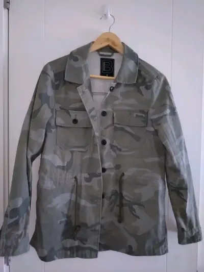 Chaqueta camuflaje militar - miniatura 1