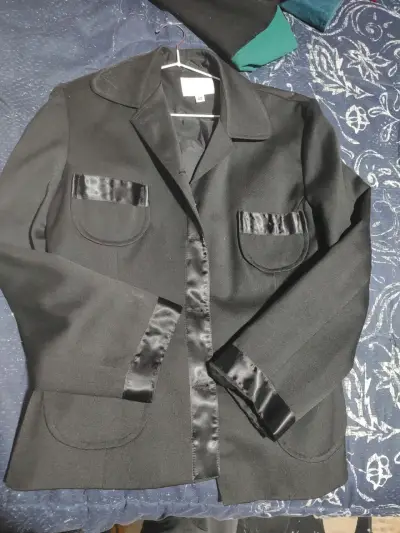 Blazer negro con detalles satinados - miniatura 3