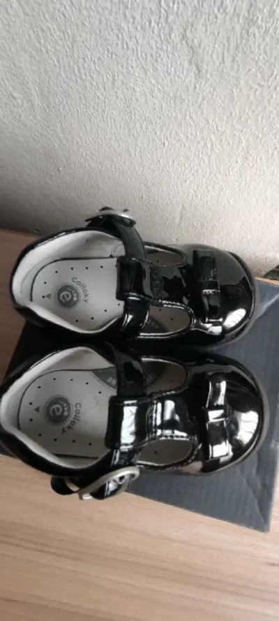 Zapatos charol negro para niña nro 19 - miniatura 3