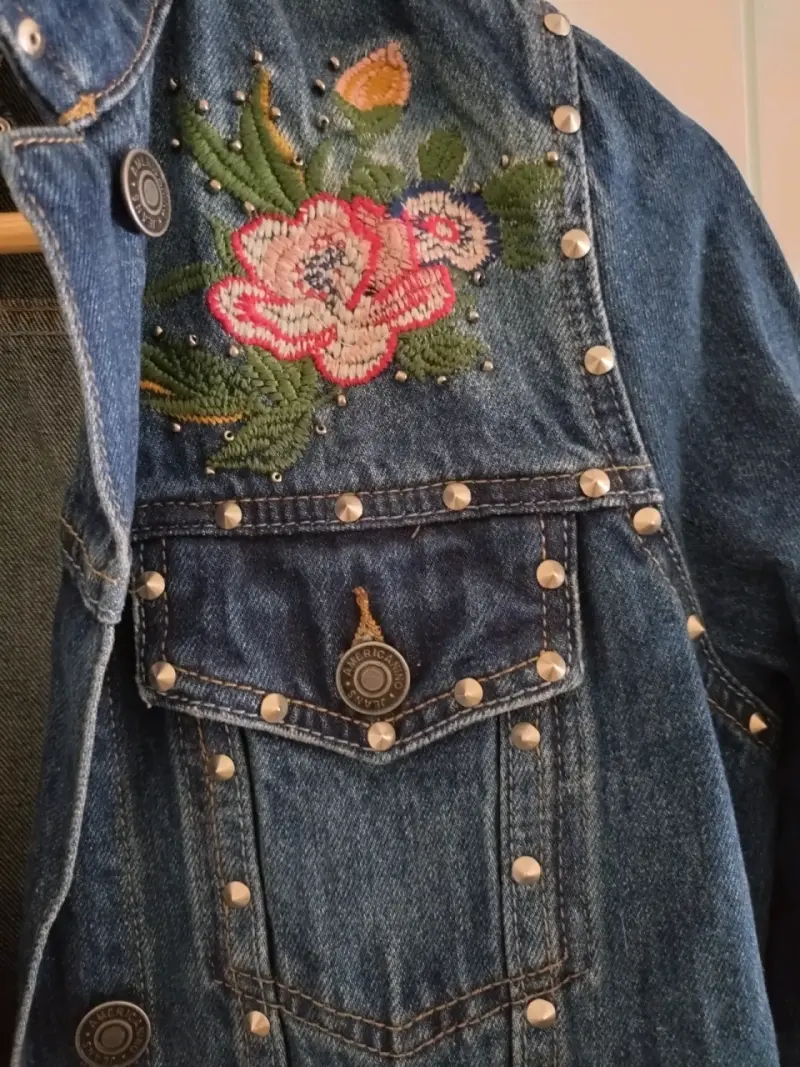 Chaqueta denim con apliques florales - 3