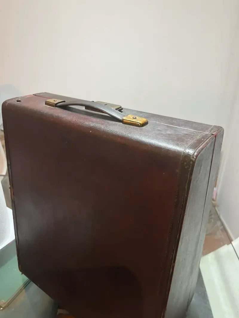 Máquina de escribir Olivetti Studio 44 - 3
