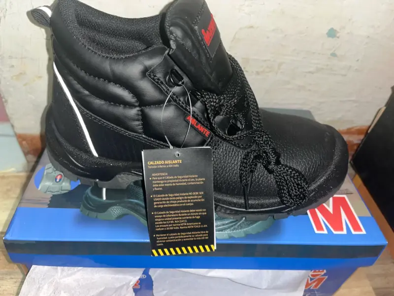 Botas de trabajo negras nuevas - 4